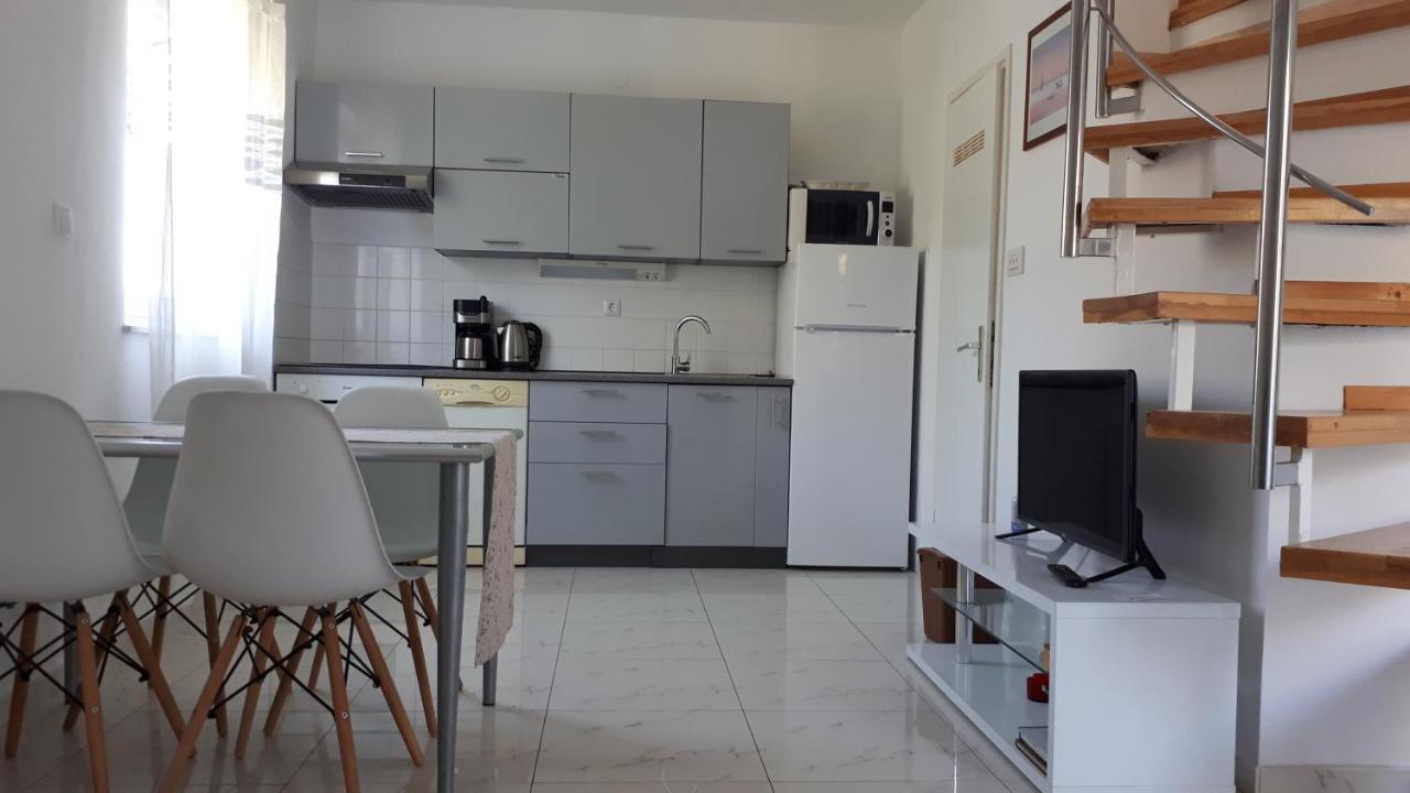 Apartment Pejnovic Malinska Ngoại thất bức ảnh